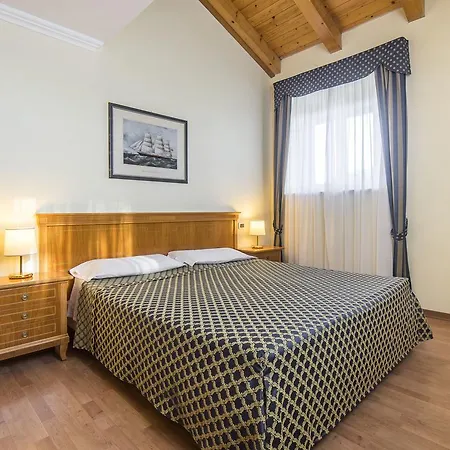 Residence Villa Spiaggia شقة فندقية 4*