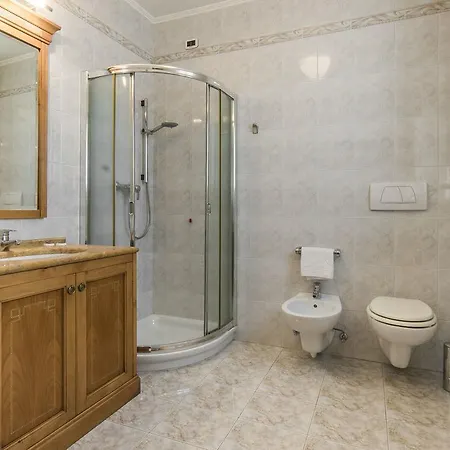 شقة فندقية Residence Villa Spiaggia 4*